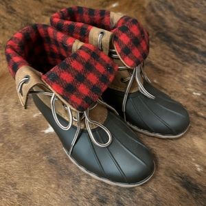 red & black duck boots